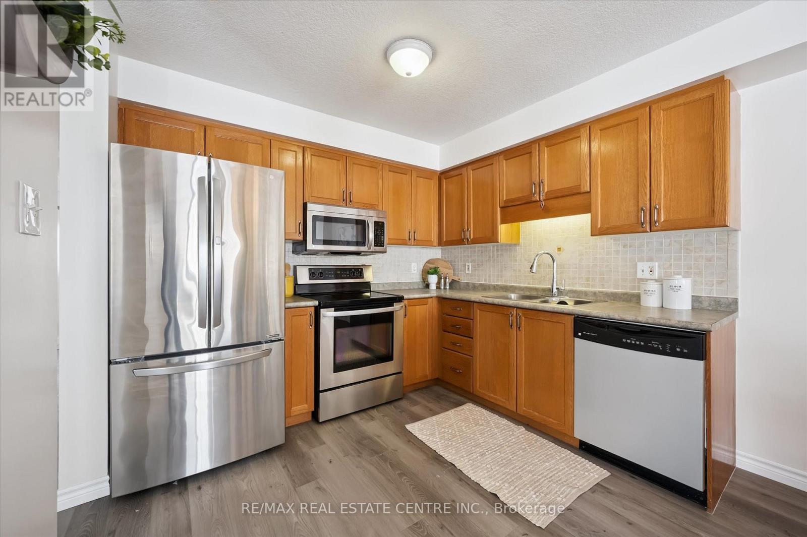 465 Activa Avenue, Kitchener, Ontario  N2E 4B9 - Photo 12 - X12819028