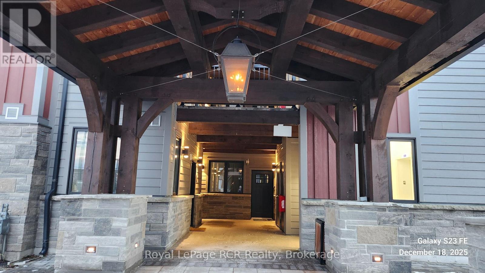 202 - 22 Beckwith Lane, Blue Mountains, Ontario  L9Y 0R4 - Photo 1 - X12819930