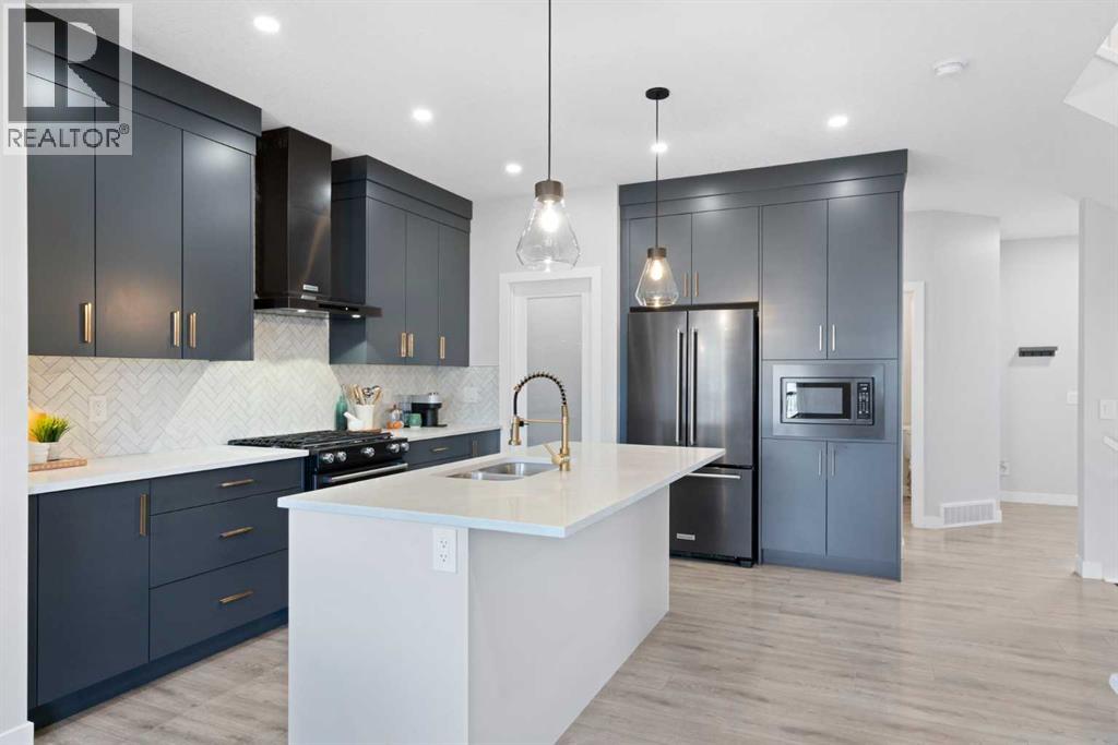 96 Emberside Glen, Cochrane, Alberta T4C 2L7 - Photo 2 - A2283709