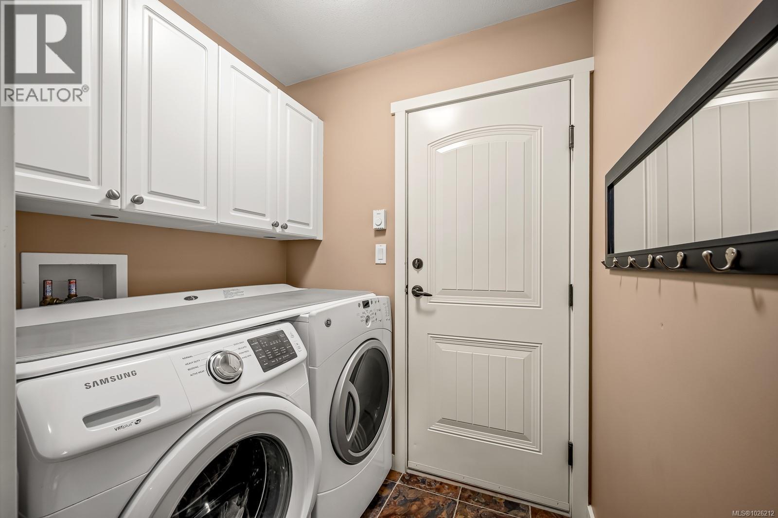 2684 Kendal Ave, Cumberland, British Columbia  V0R 1S0 - Photo 12 - 1026212