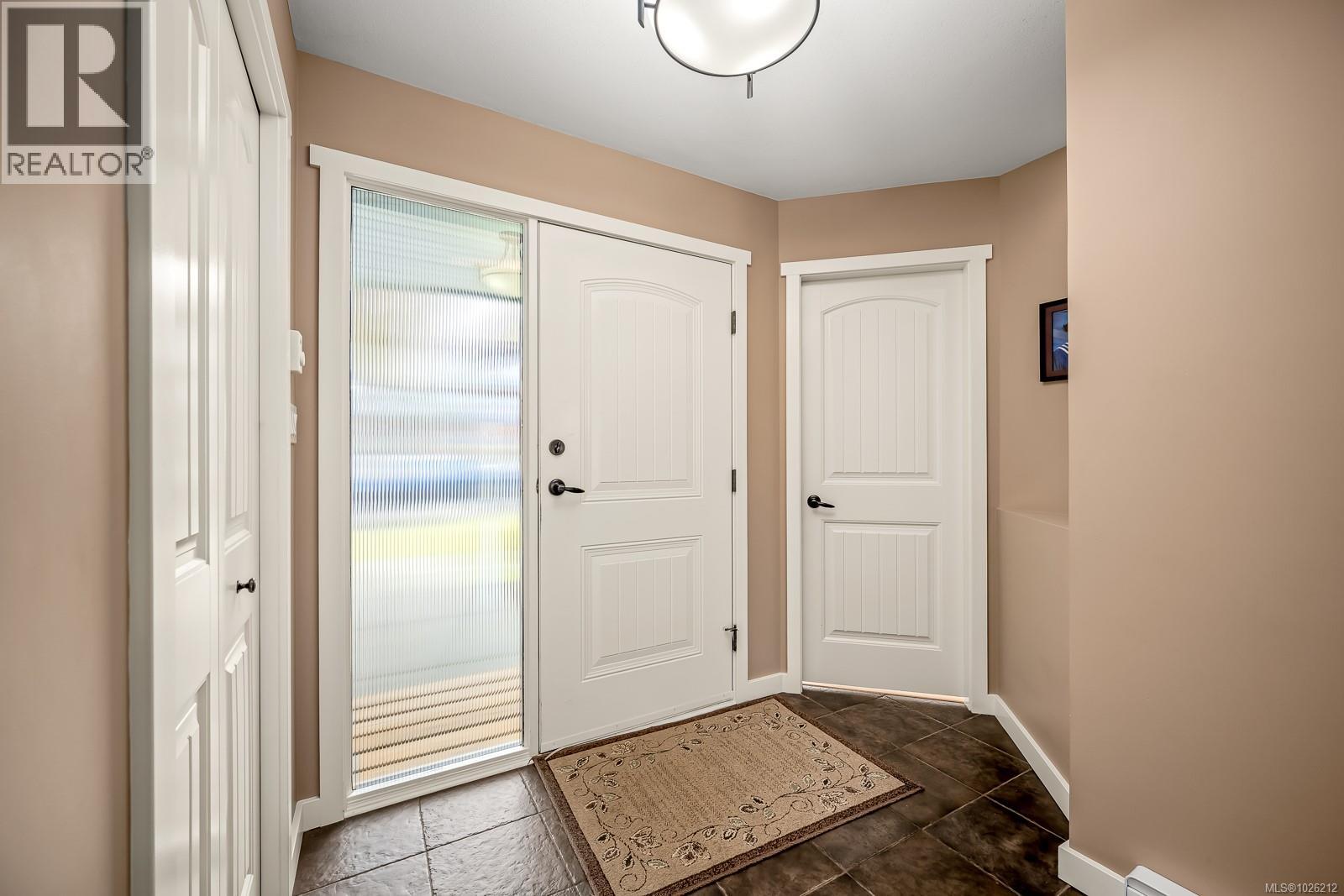 2684 Kendal Ave, Cumberland, British Columbia  V0R 1S0 - Photo 2 - 1026212