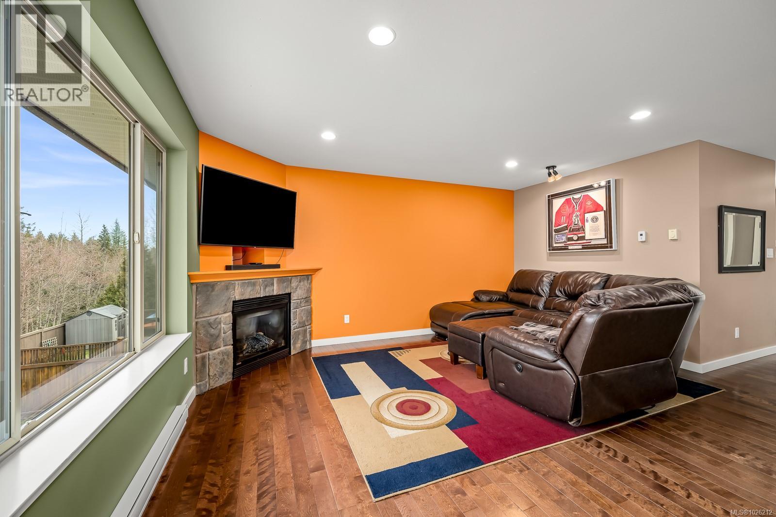 2684 Kendal Ave, Cumberland, British Columbia  V0R 1S0 - Photo 5 - 1026212