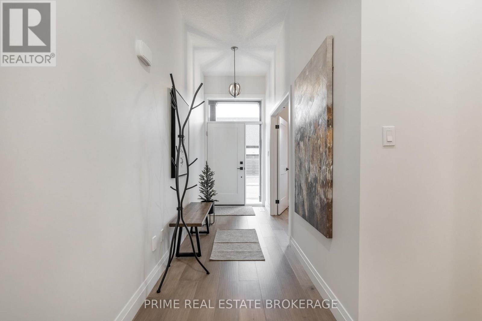 1 - 62 Compass Trail, Central Elgin, Ontario  N5L 0B4 - Photo 4 - X12820004