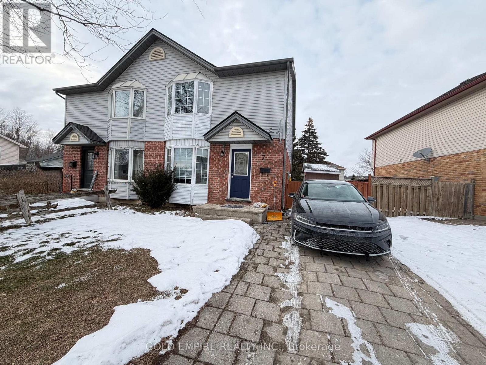 7 Roman Crescent, London East, Ontario  N5V 4W5 - Photo 3 - X12820044