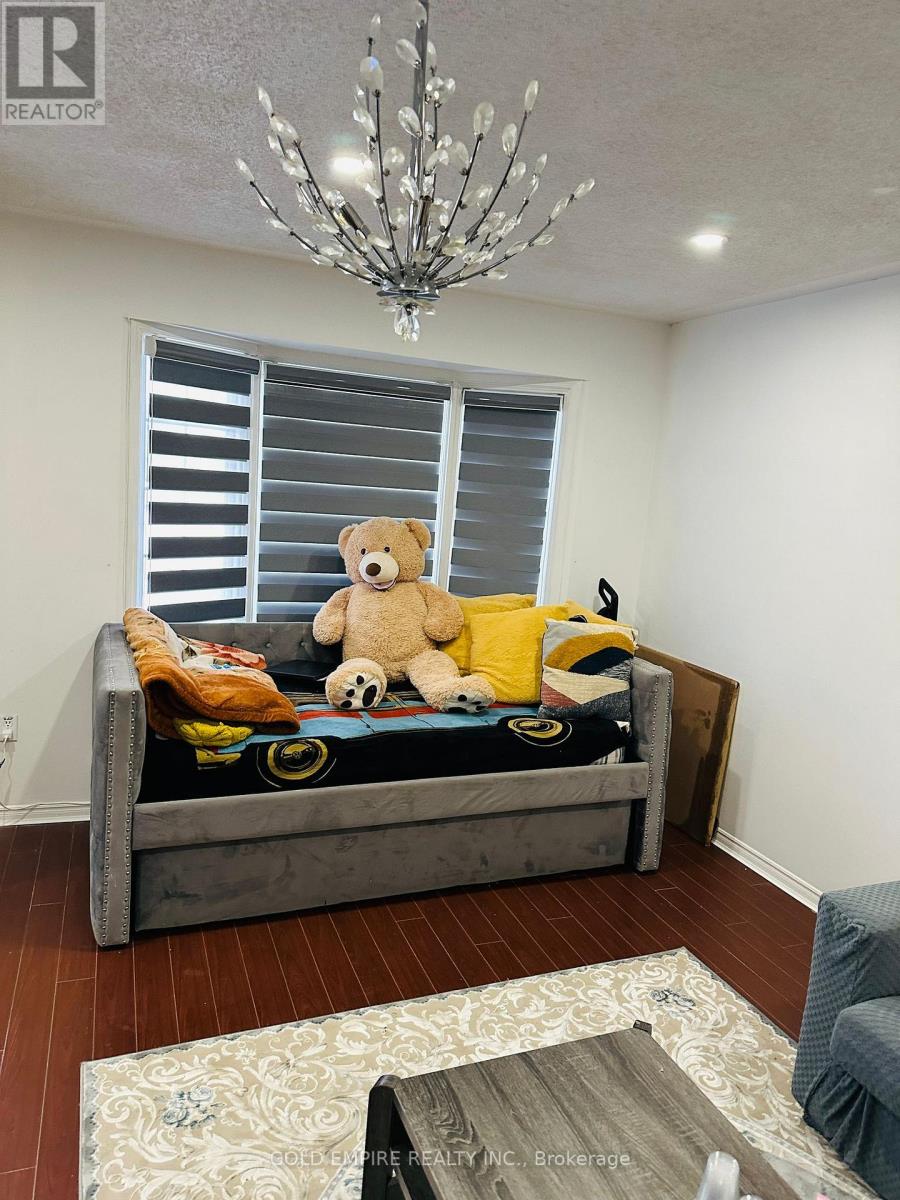 7 Roman Crescent, London East, Ontario  N5V 4W5 - Photo 6 - X12820044