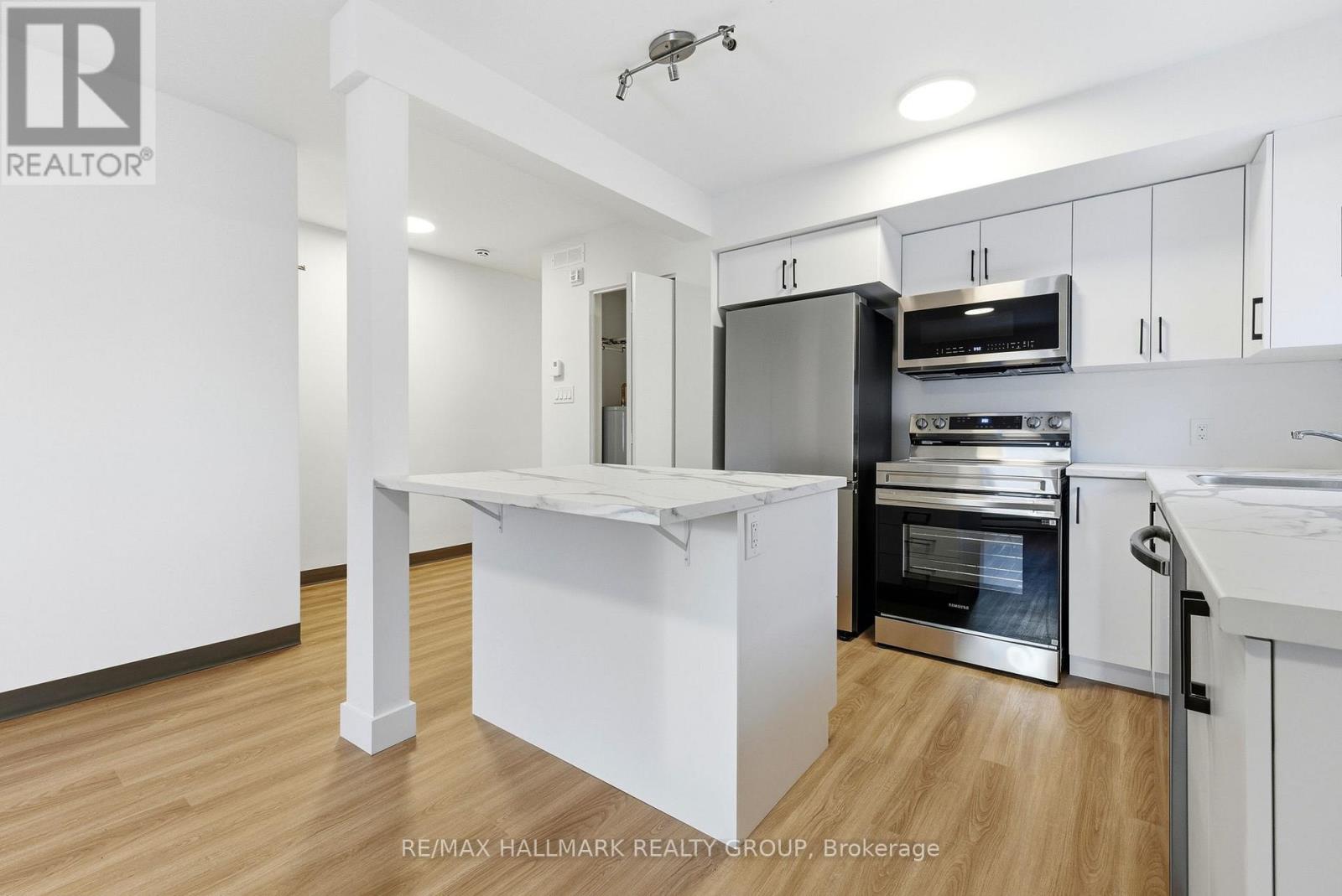 75 Genest Street, Ottawa, Ontario  K1L 7Z1 - Photo 2 - X12819938