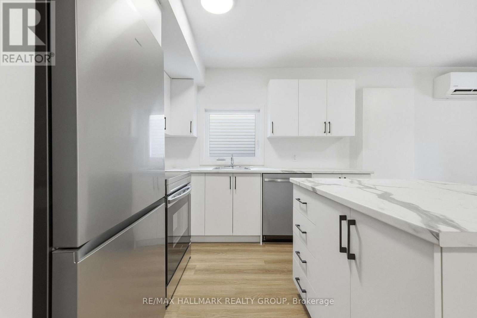 75 Genest Street, Ottawa, Ontario  K1L 7Z1 - Photo 4 - X12819938