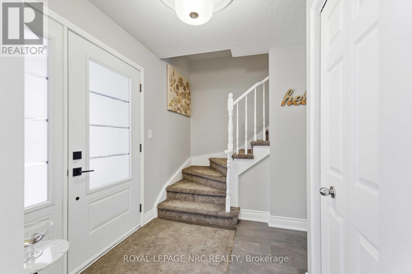 9 Woodgarden Court, St. Catharines, Ontario  L2M 7C9 - Photo 3 - X12820056