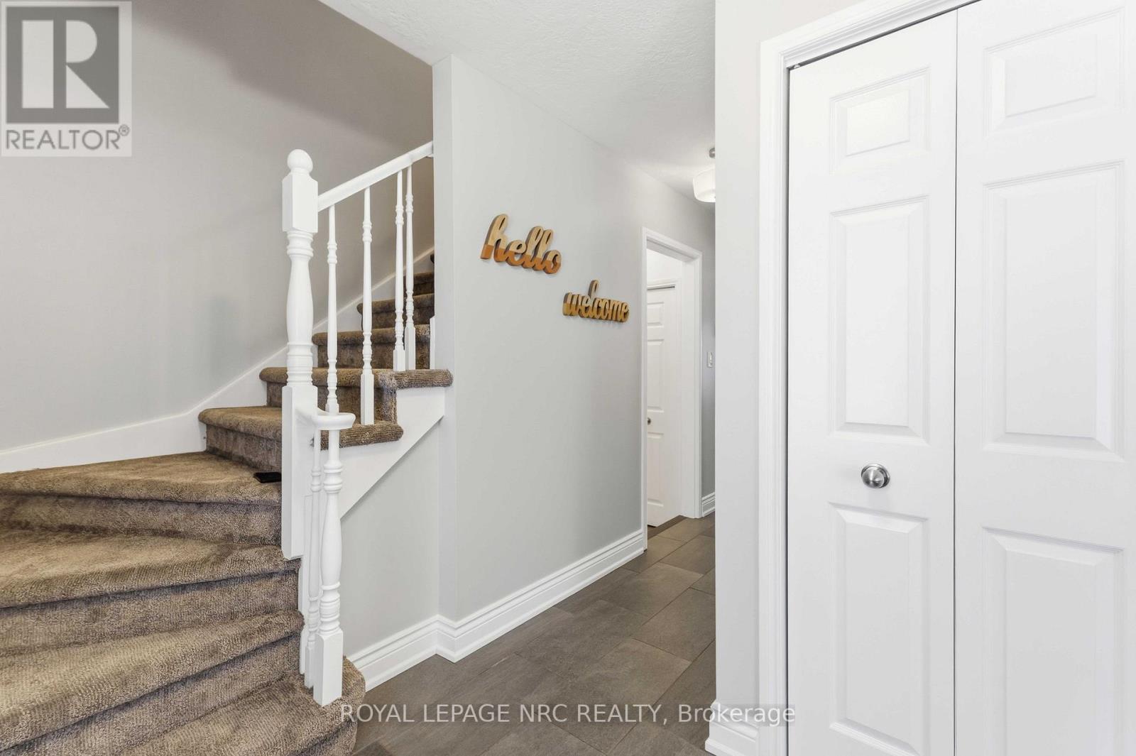 9 Woodgarden Court, St. Catharines, Ontario  L2M 7C9 - Photo 4 - X12820056