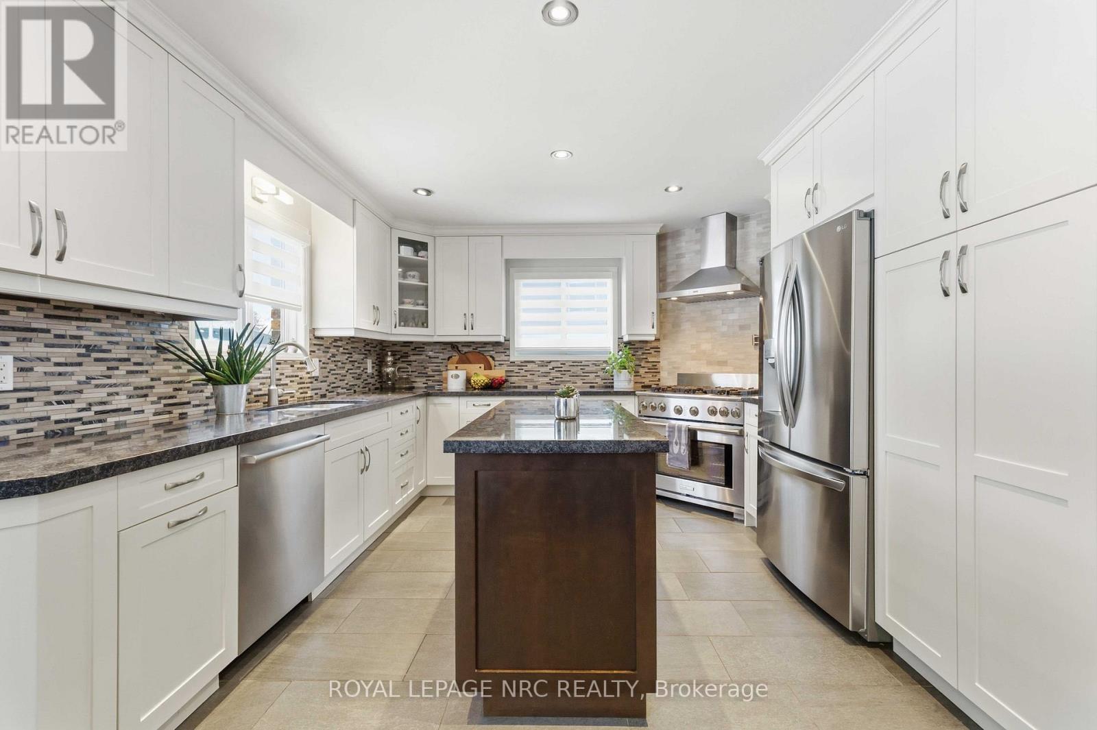 9 Woodgarden Court, St. Catharines, Ontario  L2M 7C9 - Photo 7 - X12820056