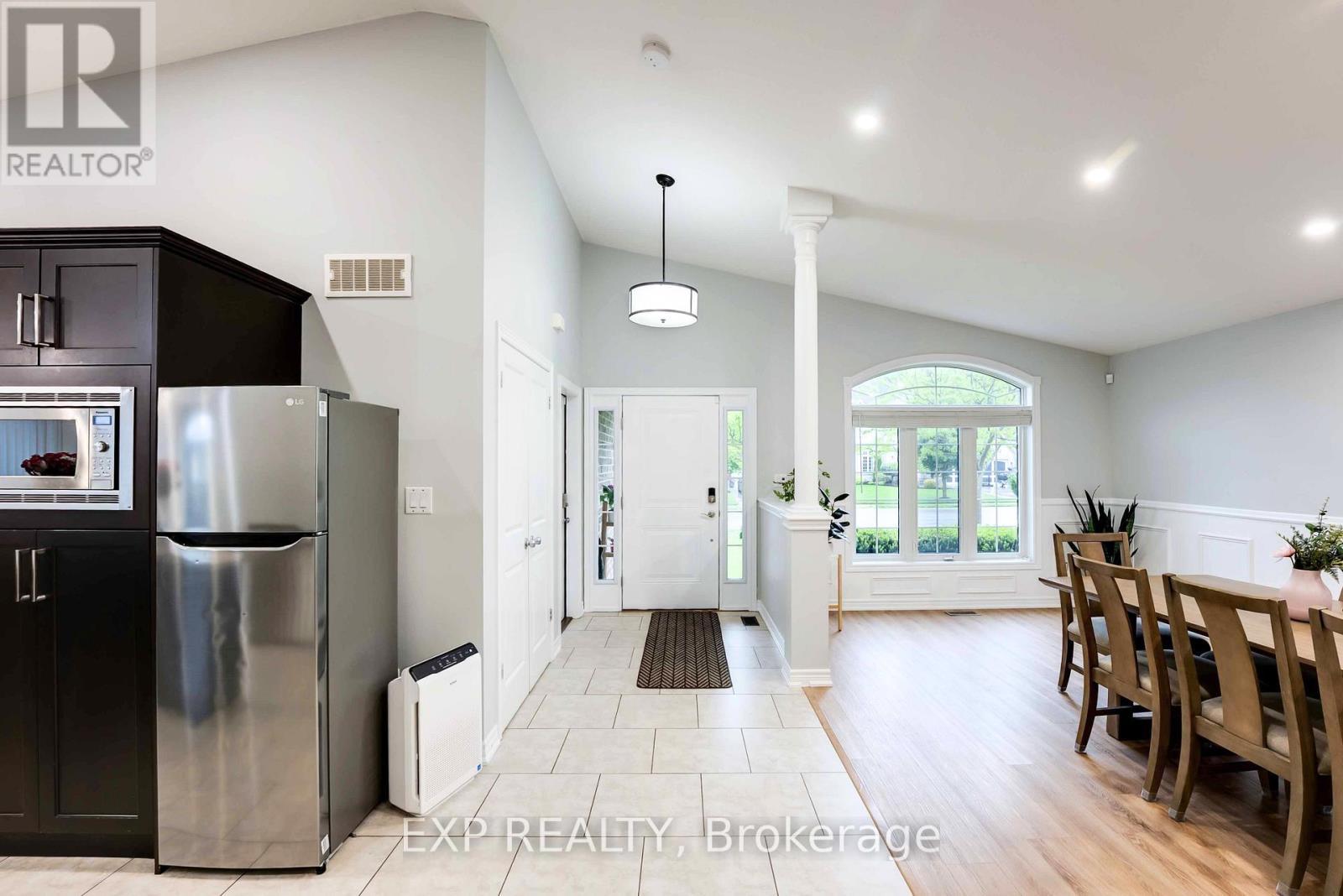 8583 Forestview Boulevard, Niagara Falls, Ontario  L2H 0B2 - Photo 4 - X12820070