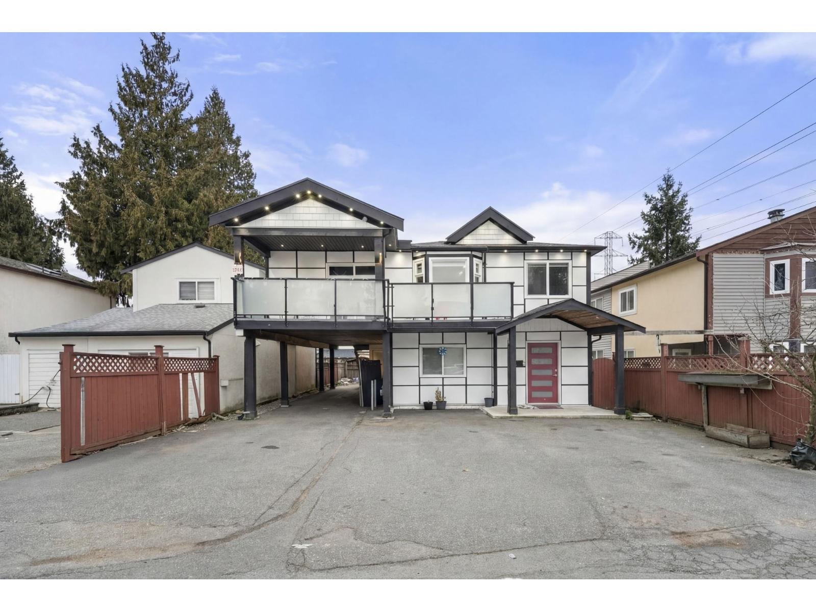 12541 77a Avenue, Surrey, British Columbia  V3W 8P2 - Photo 1 - R3088745