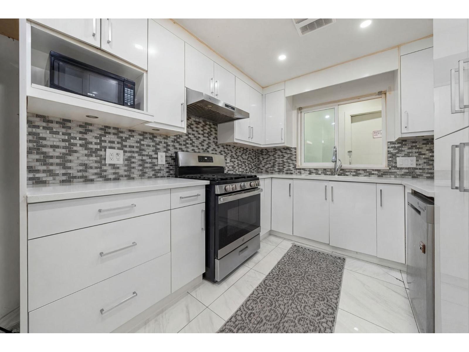 12541 77a Avenue, Surrey, British Columbia  V3W 8P2 - Photo 12 - R3088745