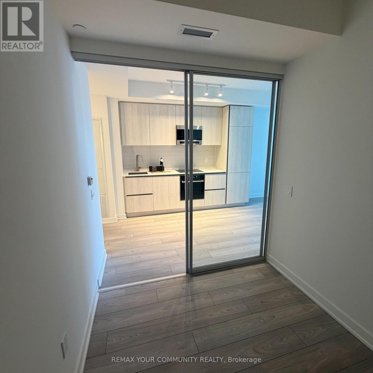 2704 - 110 Broadway Avenue, Toronto (Mount Pleasant West), Ontario  M4P 1V7 - Photo 14 - C12819894