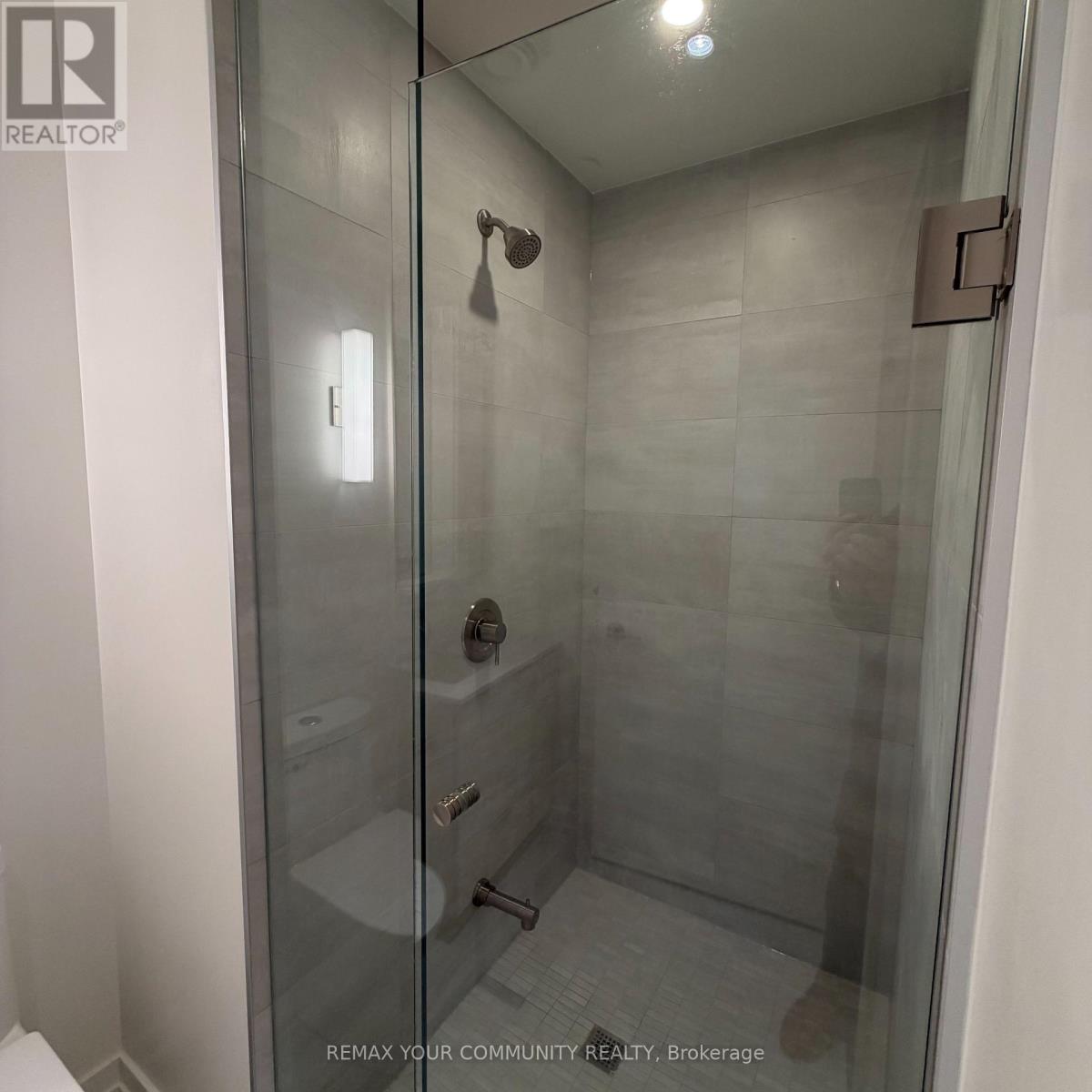 2704 - 110 Broadway Avenue, Toronto (Mount Pleasant West), Ontario  M4P 1V7 - Photo 17 - C12819894