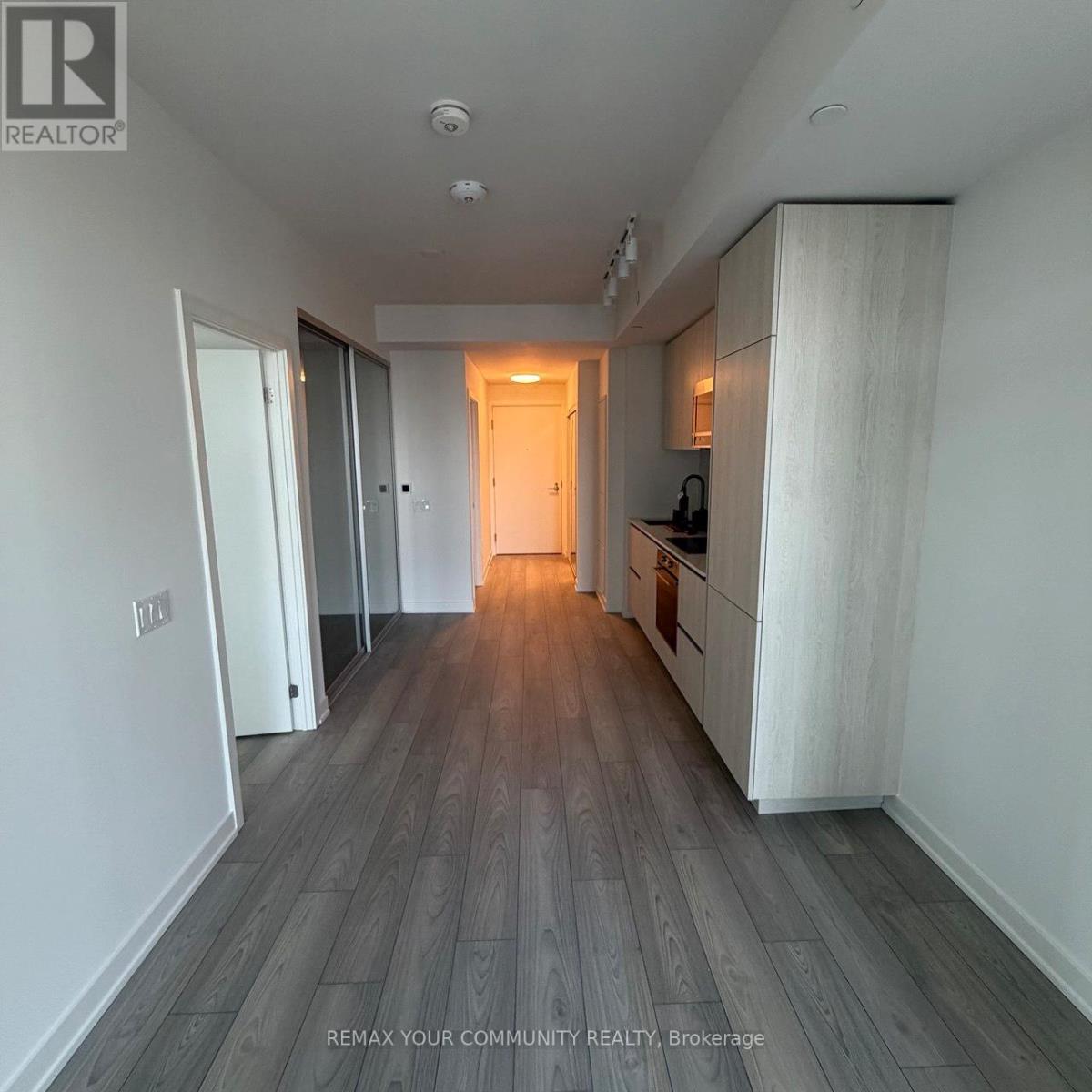 2704 - 110 Broadway Avenue, Toronto (Mount Pleasant West), Ontario  M4P 1V7 - Photo 4 - C12819894