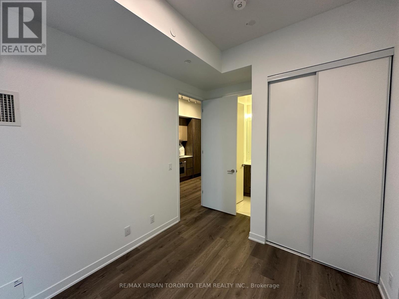 510 - 180 Front Street E, Toronto (Moss Park), Ontario  M5A 0K9 - Photo 5 - C12819998