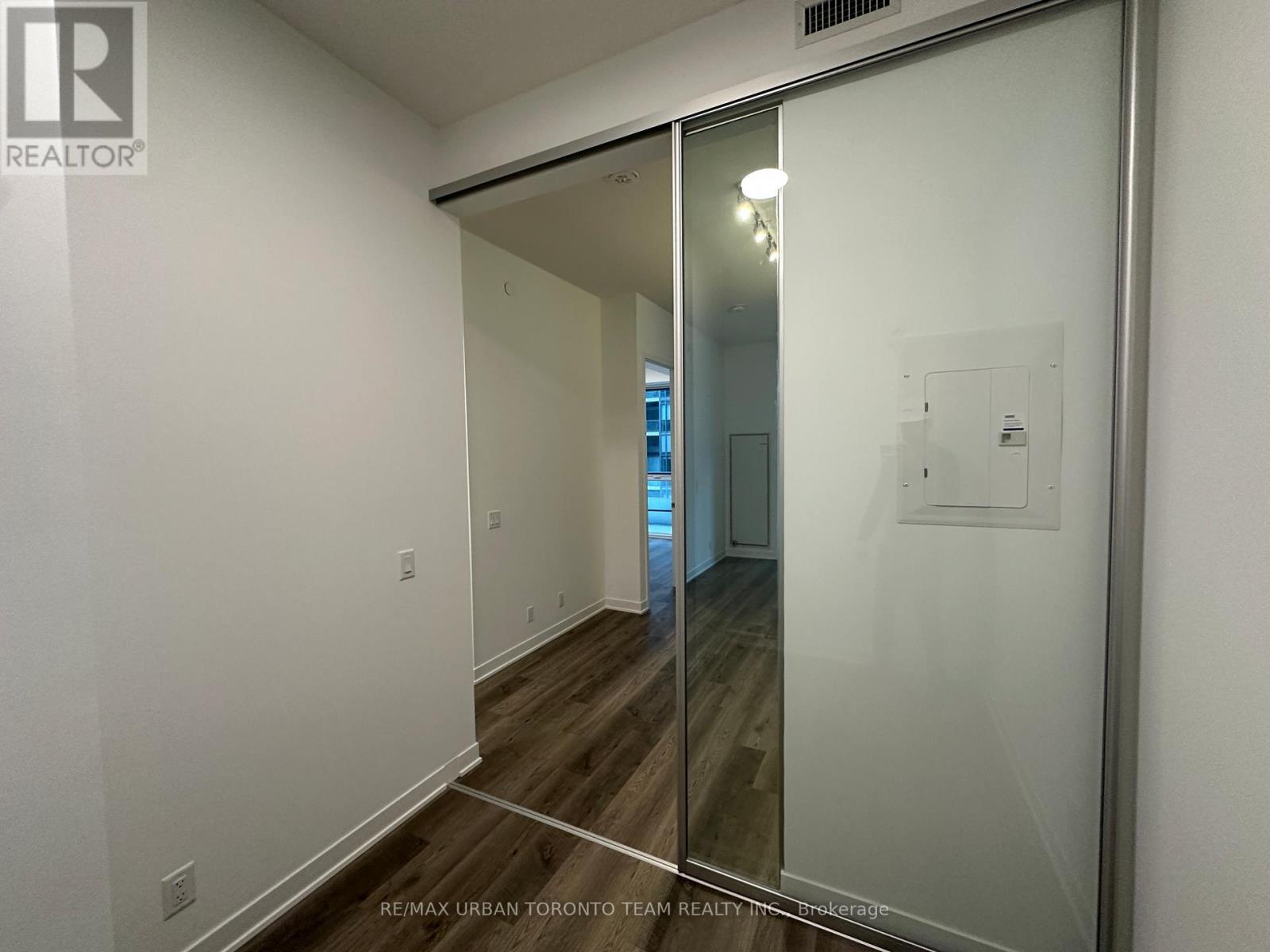 510 - 180 Front Street E, Toronto (Moss Park), Ontario  M5A 0K9 - Photo 6 - C12819998