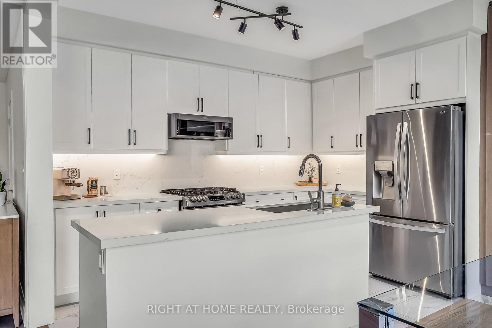 1174 Sepia Square, Pickering, Ontario  L1X 0H1 - Photo 12 - E12819920