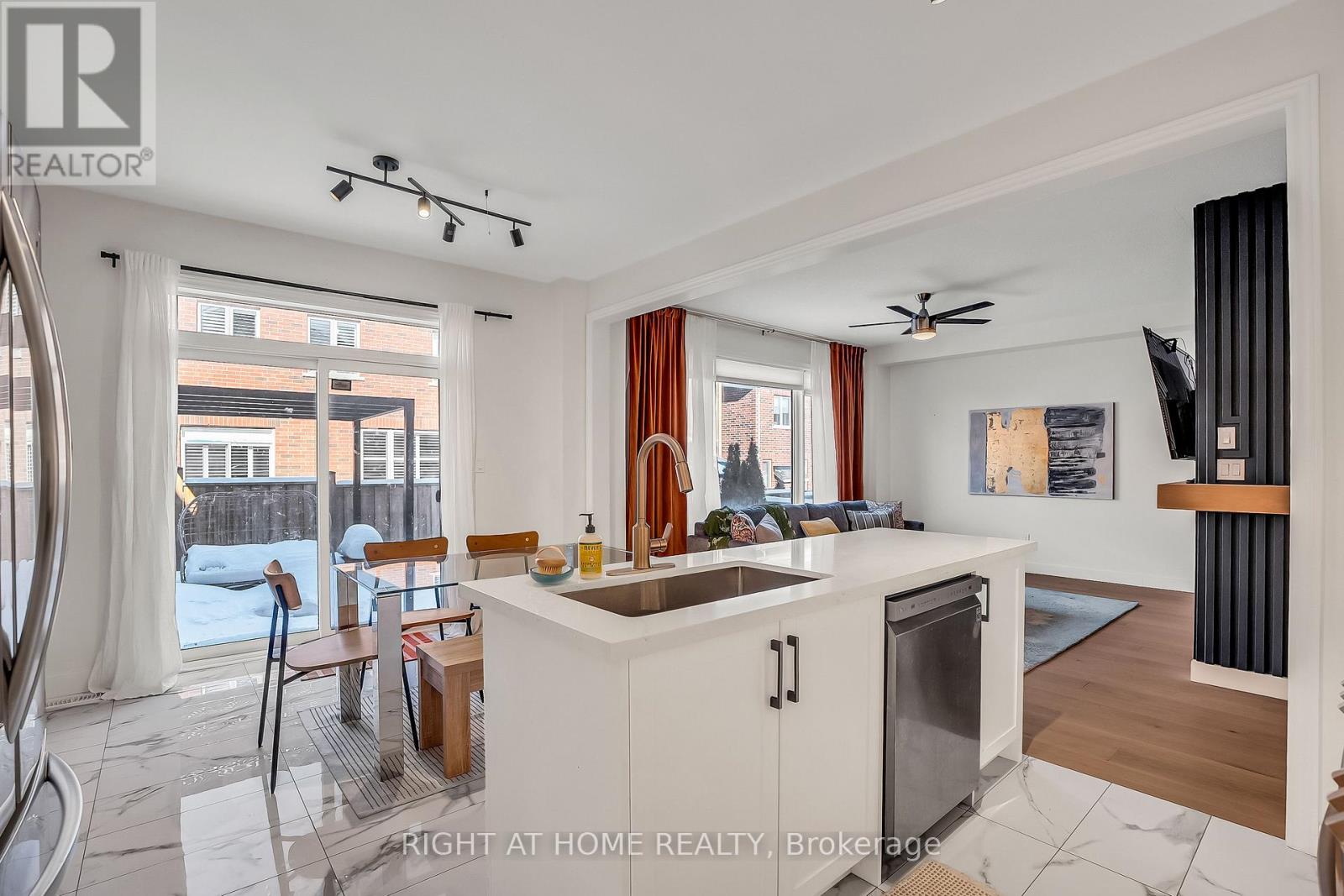 1174 Sepia Square, Pickering, Ontario  L1X 0H1 - Photo 13 - E12819920