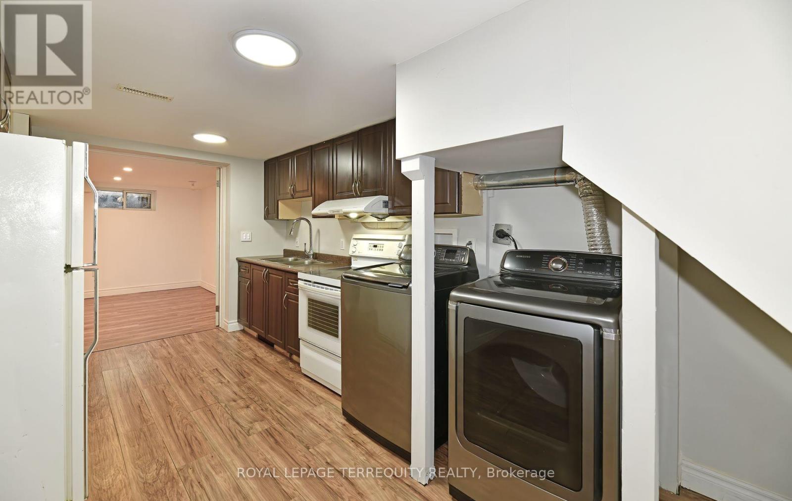 B - 36 Plumridge Court, Ajax (South East), Ontario  L1S 3Z8 - Photo 9 - E12820028