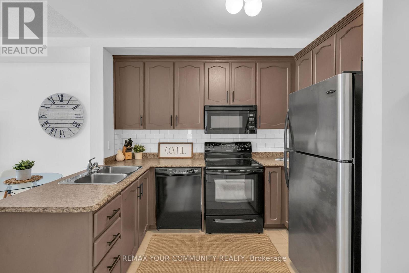 413 - 112 Simcoe Road, Bradford West Gwillimbury, Ontario  L3Z 1Y2 - Photo 5 - N12819880