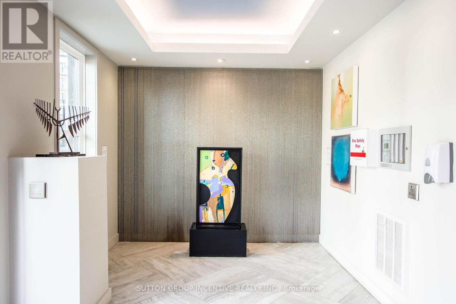 308 - 306 Essa Road, Barrie (0 West), Ontario  L9J 0H5 - Photo 6 - S12819912