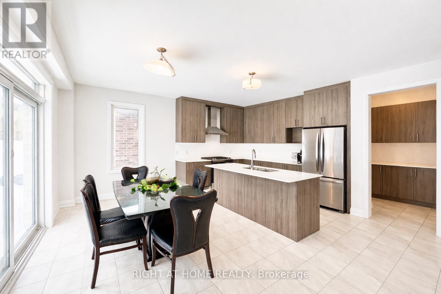 9 Sweet Cicely Street, Springwater, Ontario  L9X 2E2 - Photo 5 - S12819994