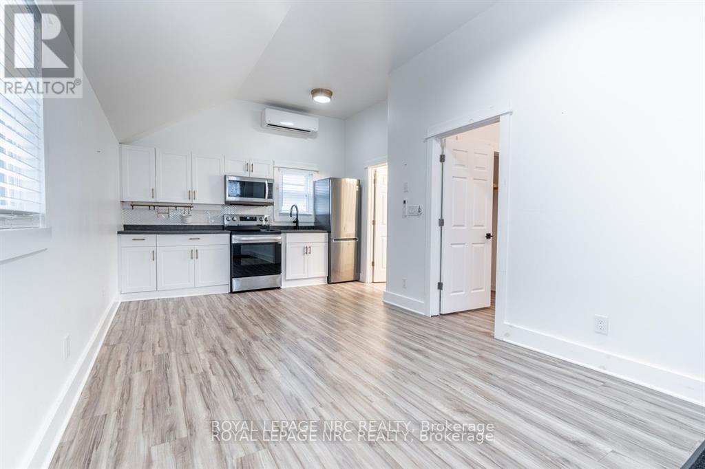 387 Elmwood Avenue, Fort Erie, Ontario  L0S 1B0 - Photo 10 - X12586452