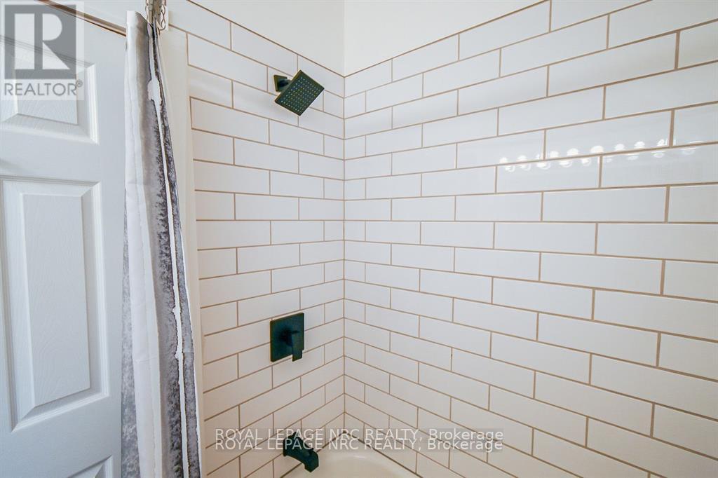 387 Elmwood Avenue, Fort Erie, Ontario  L0S 1B0 - Photo 11 - X12586452