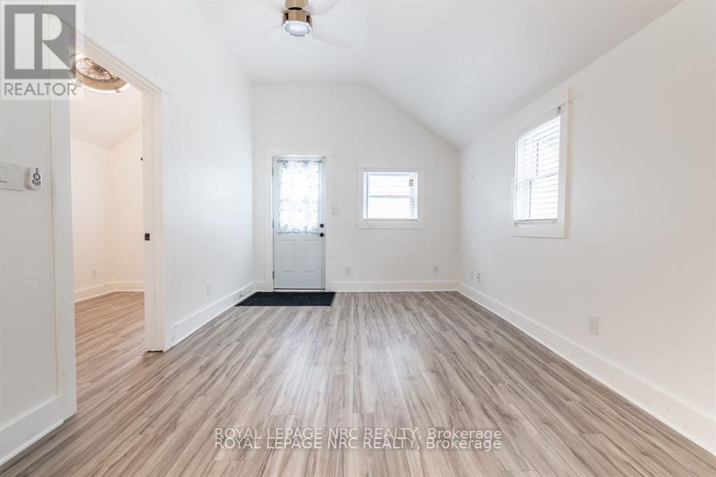 387 Elmwood Avenue, Fort Erie, Ontario  L0S 1B0 - Photo 8 - X12586452