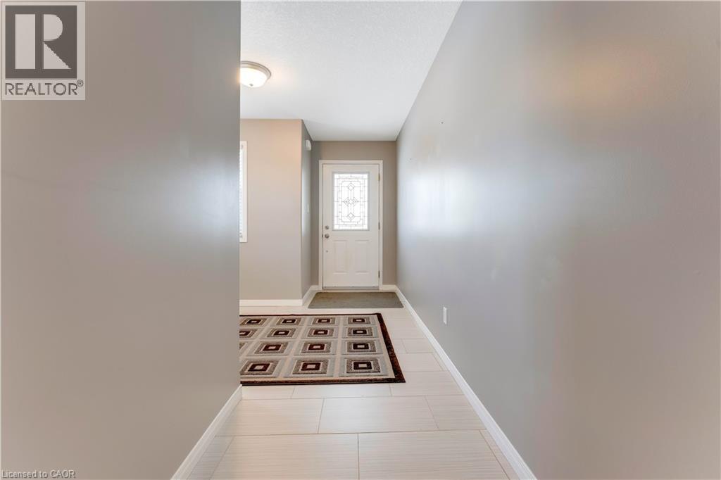 505 Snowdrop Court, Kitchener, Ontario  N2E 4G4 - Photo 4 - 40807393