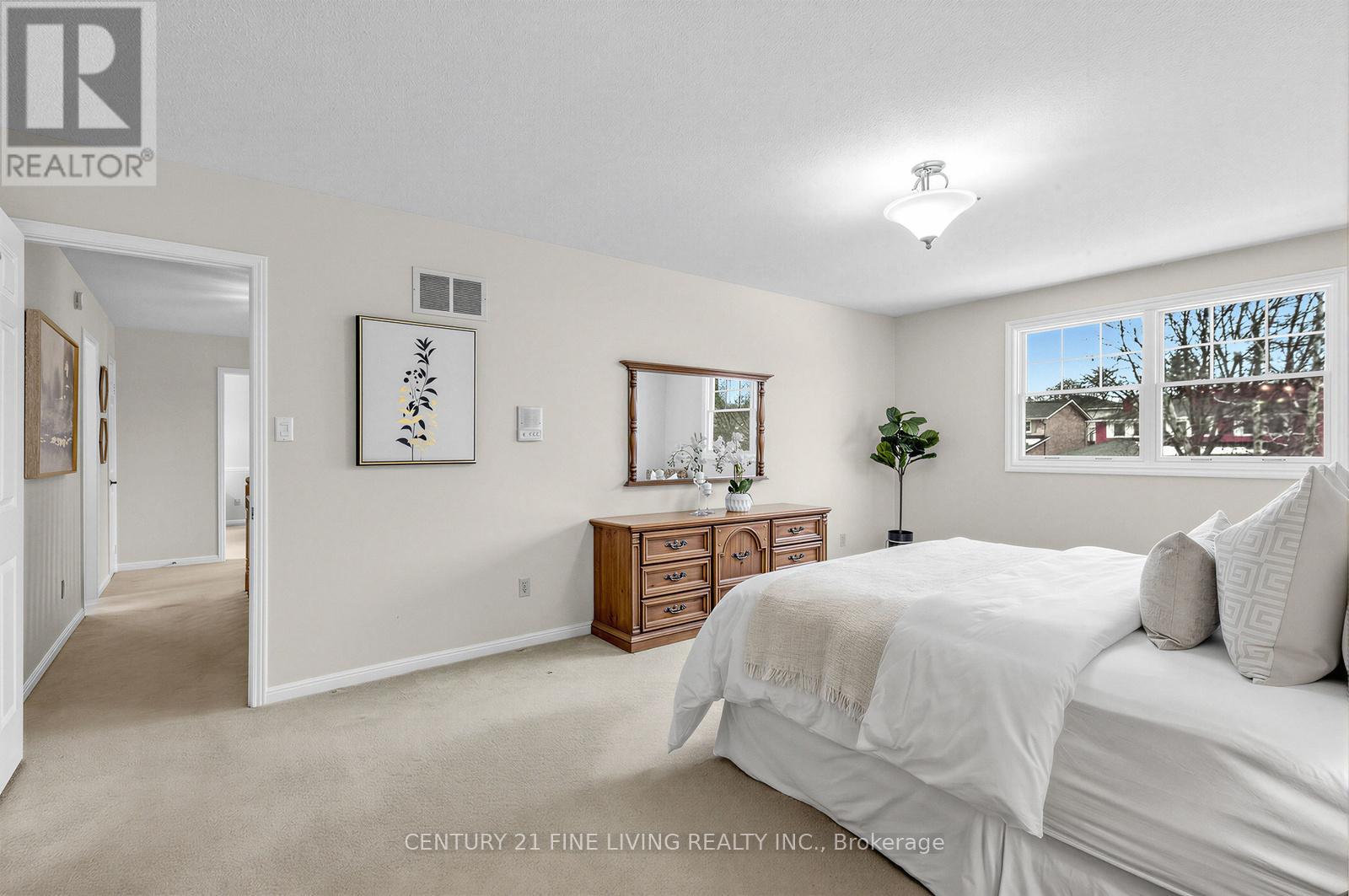 1062 Saginaw Crescent, Mississauga, Ontario  L5H 3W5 - Photo 20 - W12819860