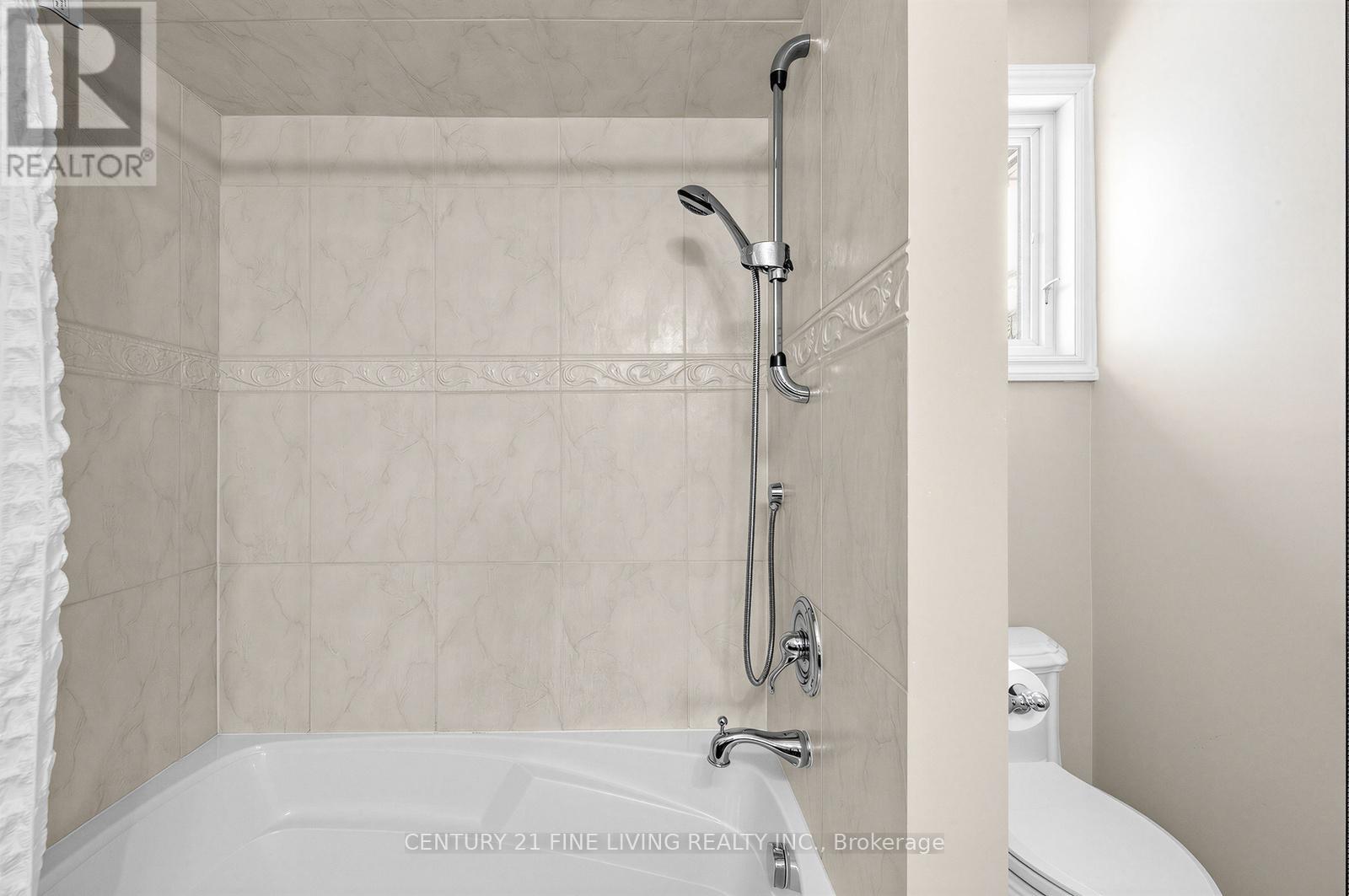 1062 Saginaw Crescent, Mississauga, Ontario  L5H 3W5 - Photo 25 - W12819860