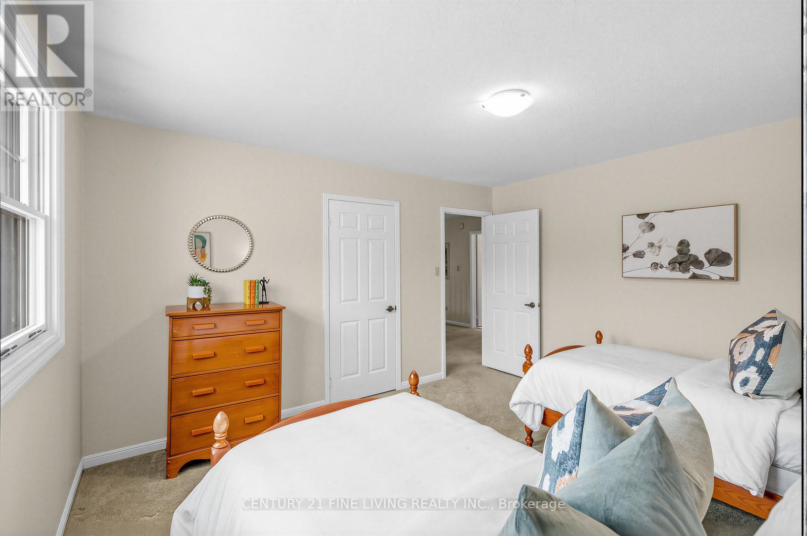 1062 Saginaw Crescent, Mississauga, Ontario  L5H 3W5 - Photo 32 - W12819860