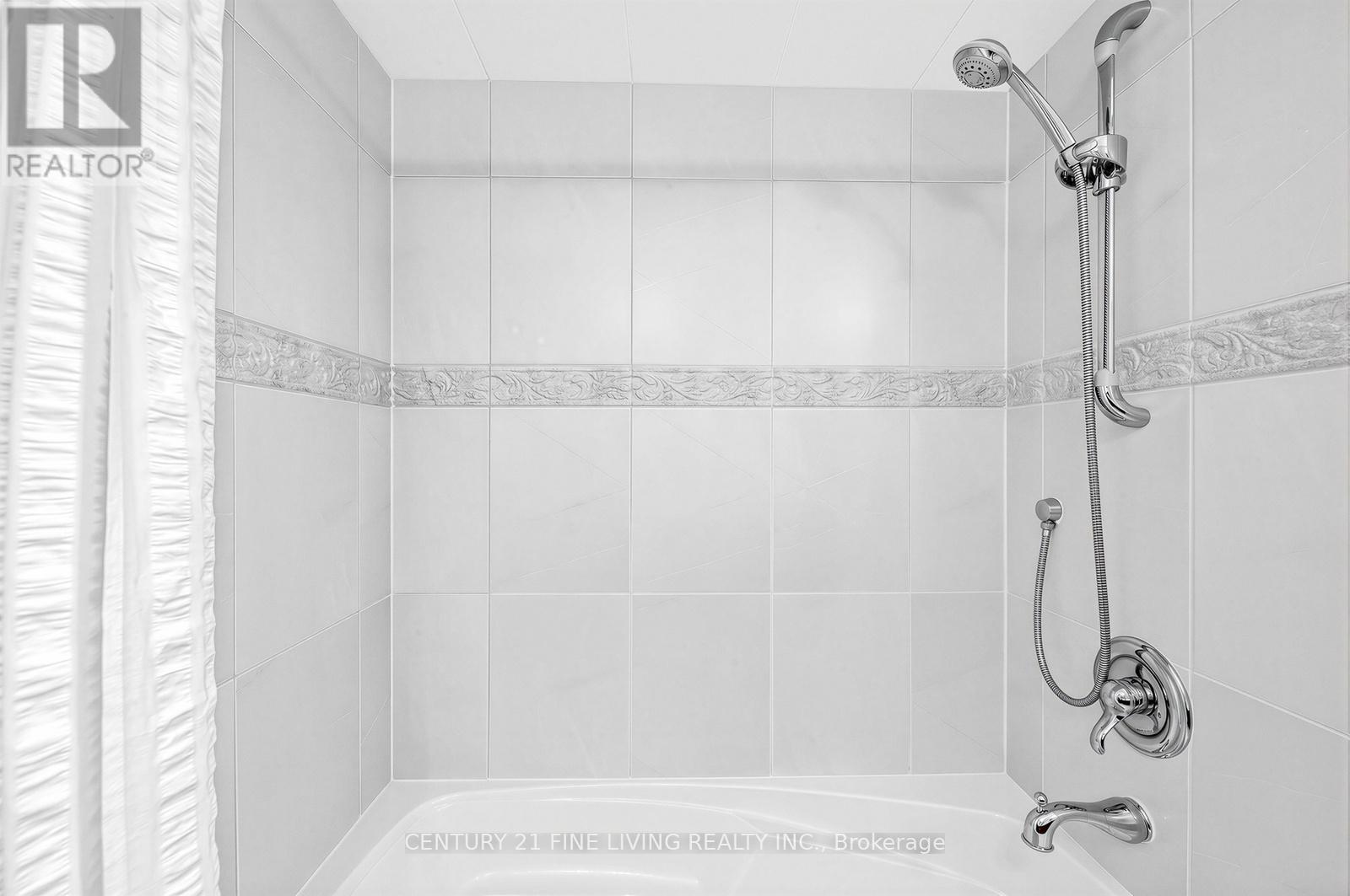 1062 Saginaw Crescent, Mississauga, Ontario  L5H 3W5 - Photo 34 - W12819860