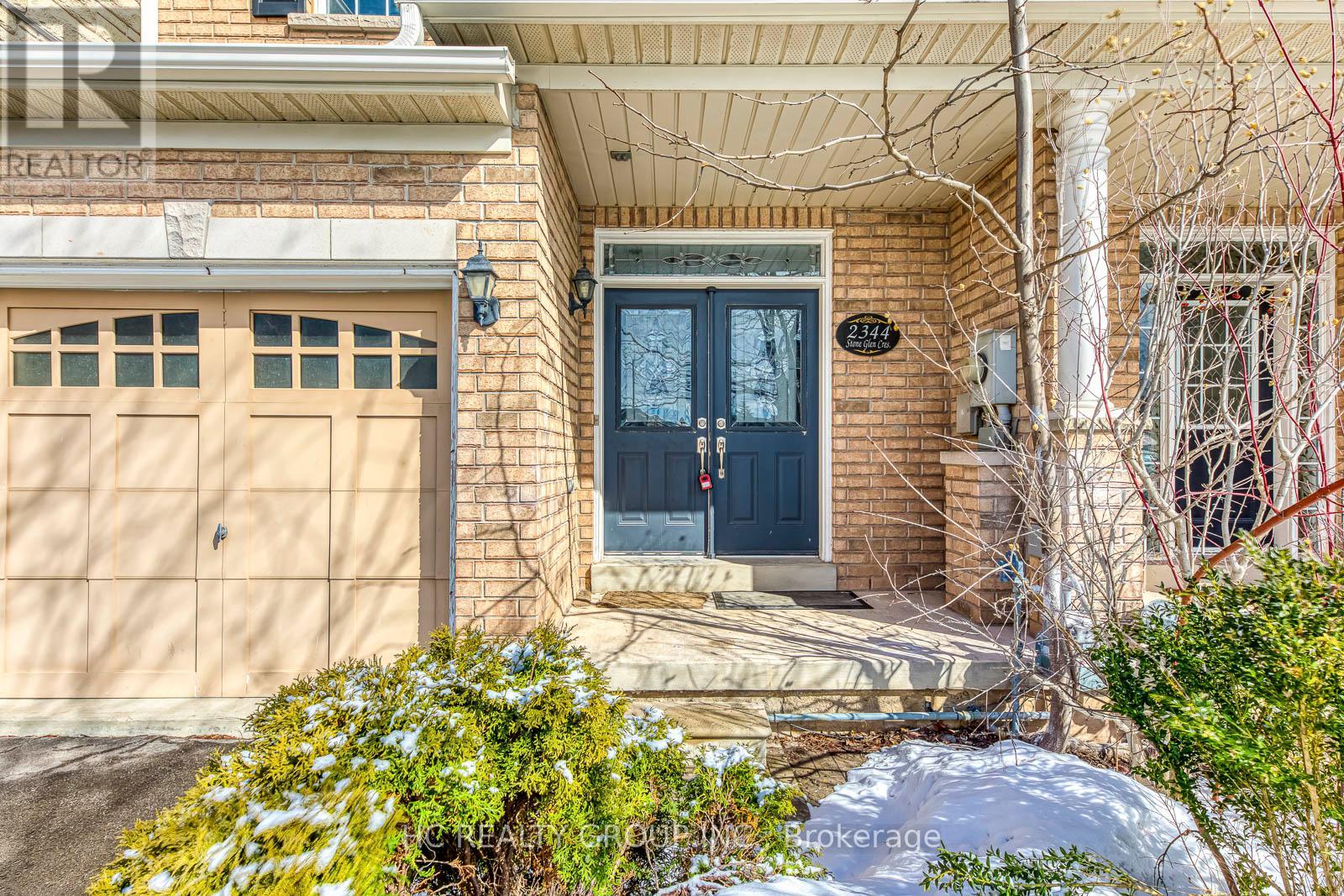 2344 Stone Glen Crescent, Oakville, Ontario  L6M 0C7 - Photo 2 - W12819876