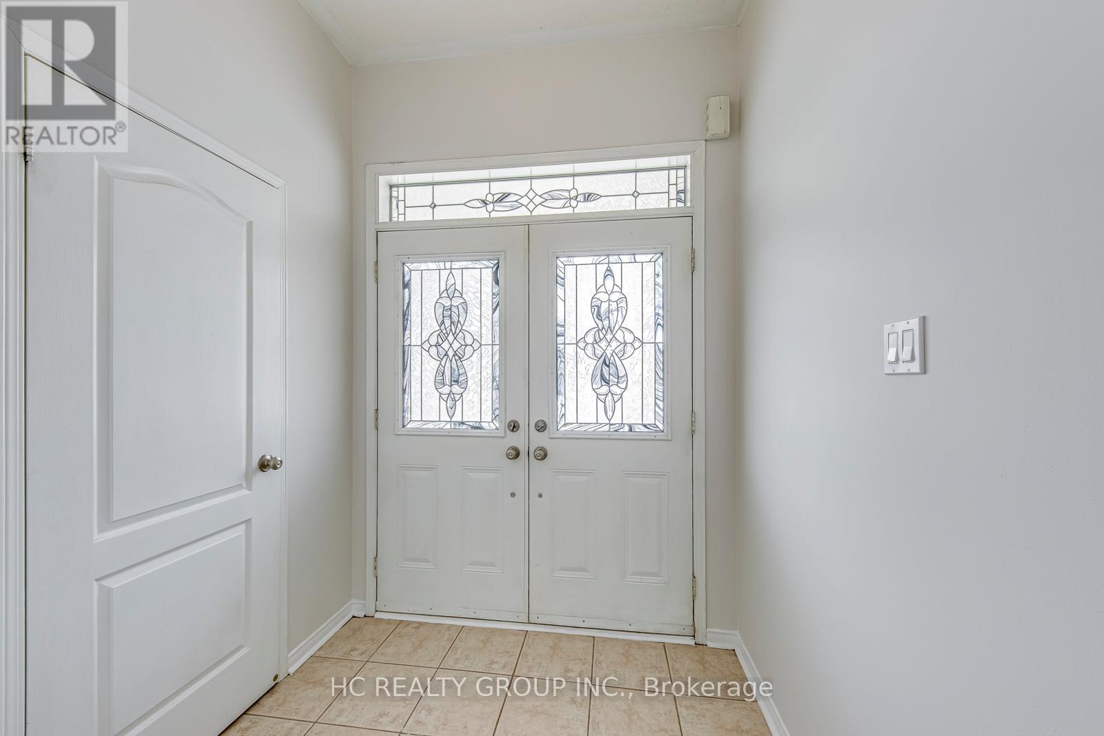 2344 Stone Glen Crescent, Oakville, Ontario  L6M 0C7 - Photo 3 - W12819876