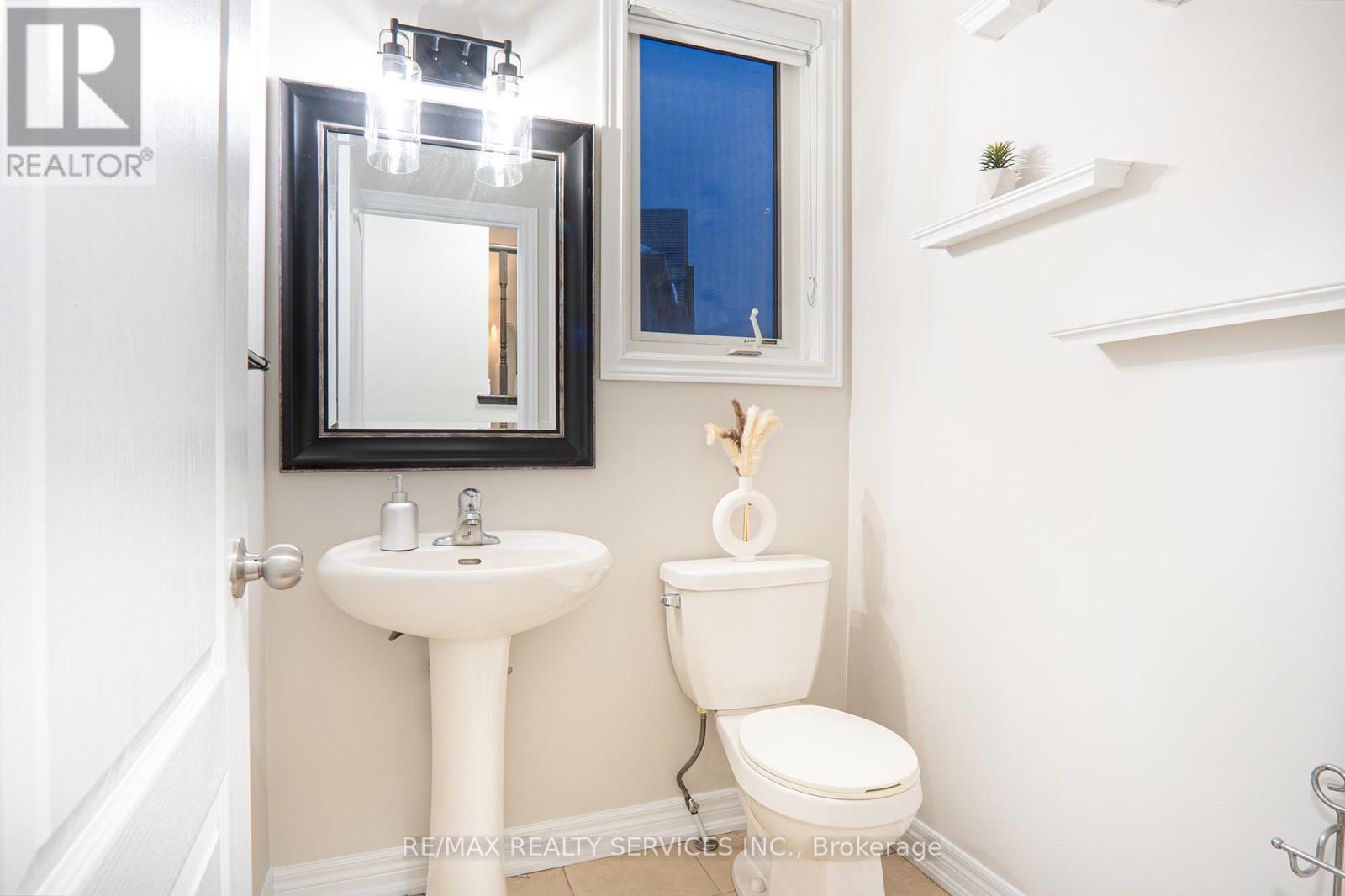 3 Tokara Avenue, Caledon, Ontario  L7C 3P3 - Photo 9 - W12819906