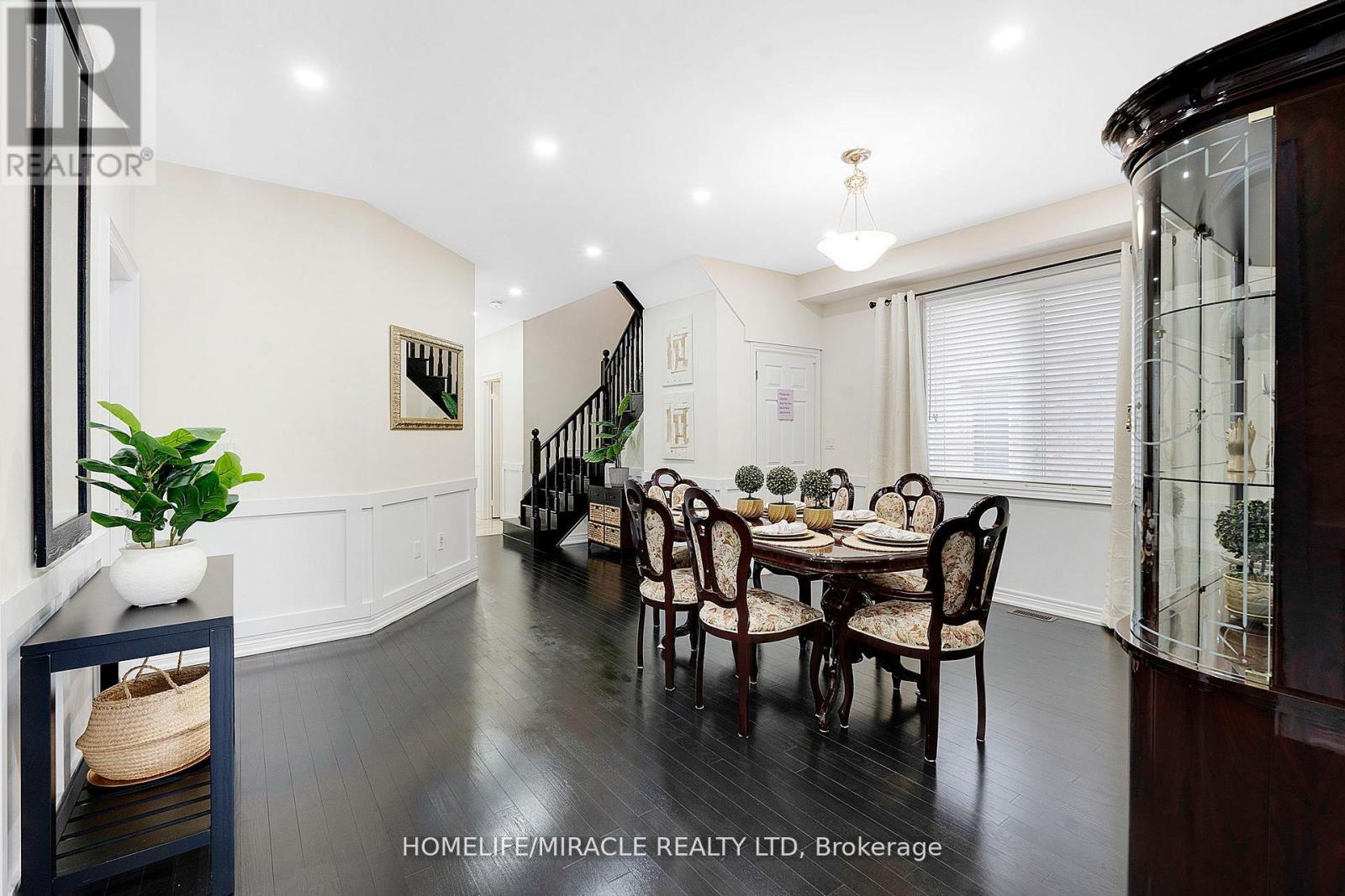 10 Dalecrest Road, Brampton, Ontario  L6X 5N3 - Photo 10 - W12819910