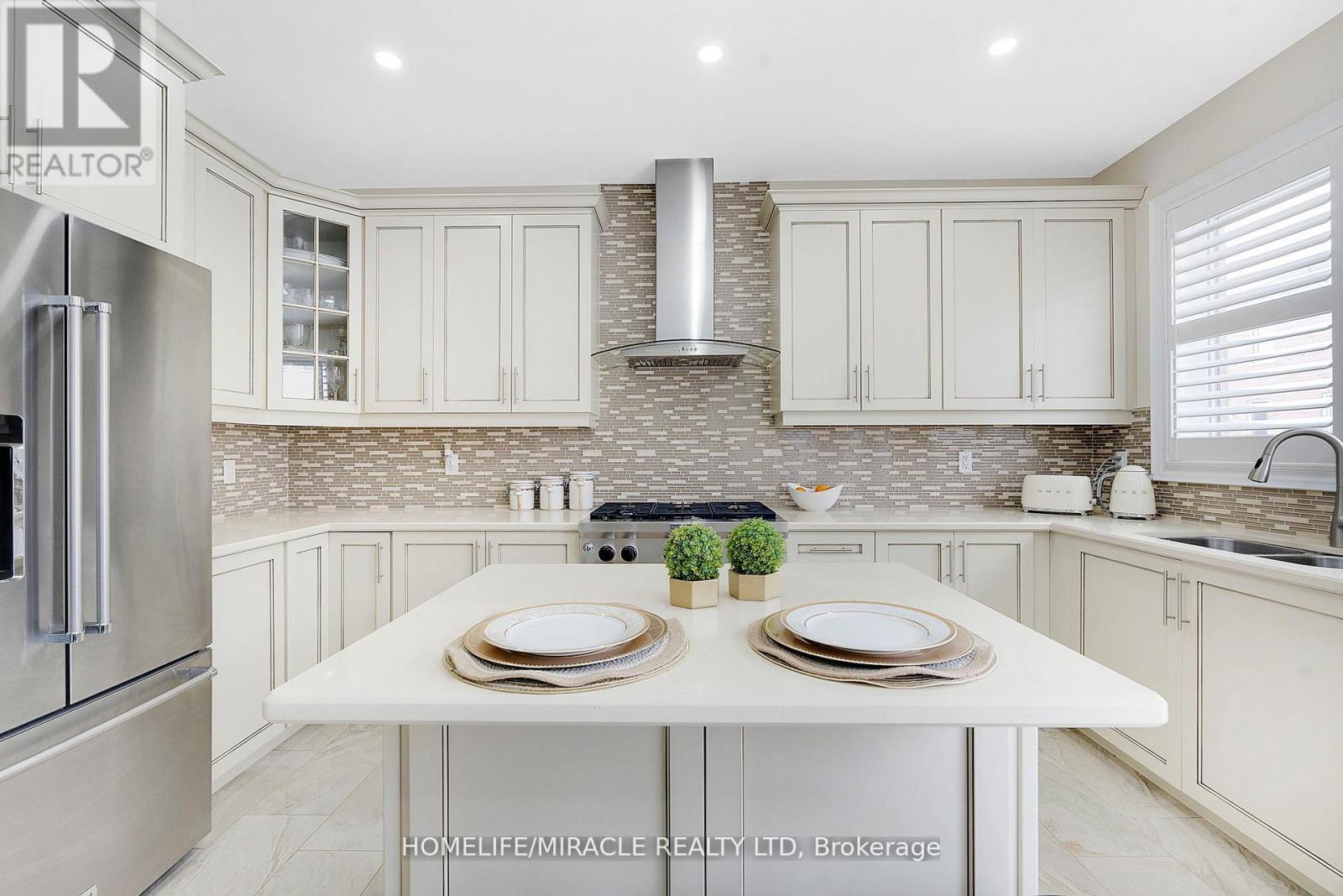 10 Dalecrest Road, Brampton, Ontario  L6X 5N3 - Photo 17 - W12819910