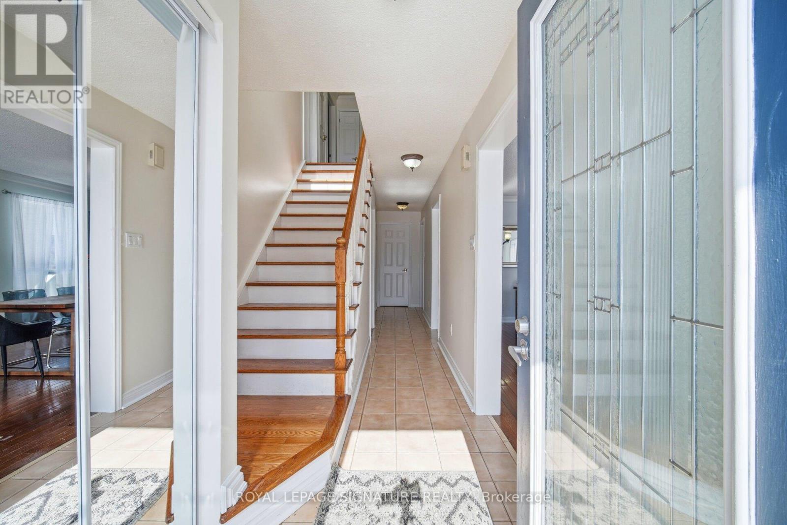 46 Myna Court, Brampton, Ontario  L6S 4H8 - Photo 6 - W12819928