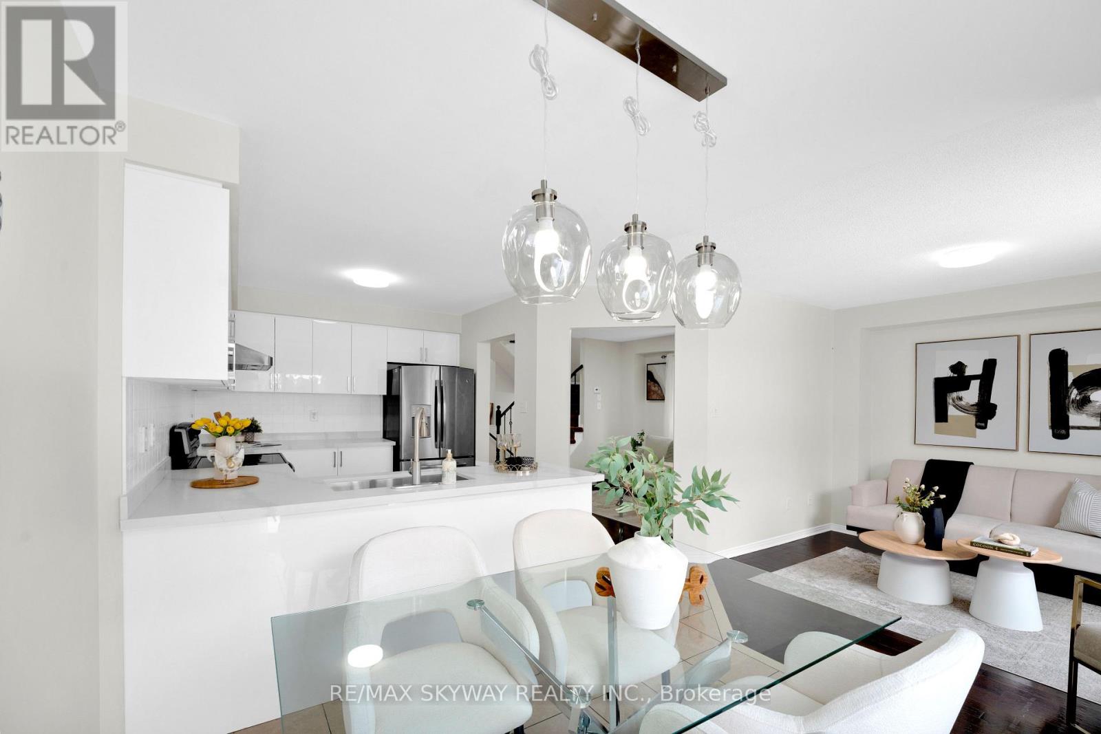 108 Bushmill Circle, Brampton, Ontario  L7A 0K6 - Photo 11 - W12819944