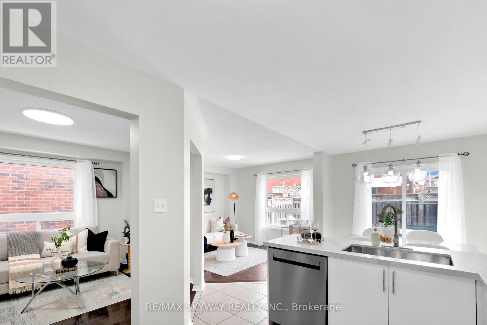 108 Bushmill Circle, Brampton, Ontario  L7A 0K6 - Photo 13 - W12819944