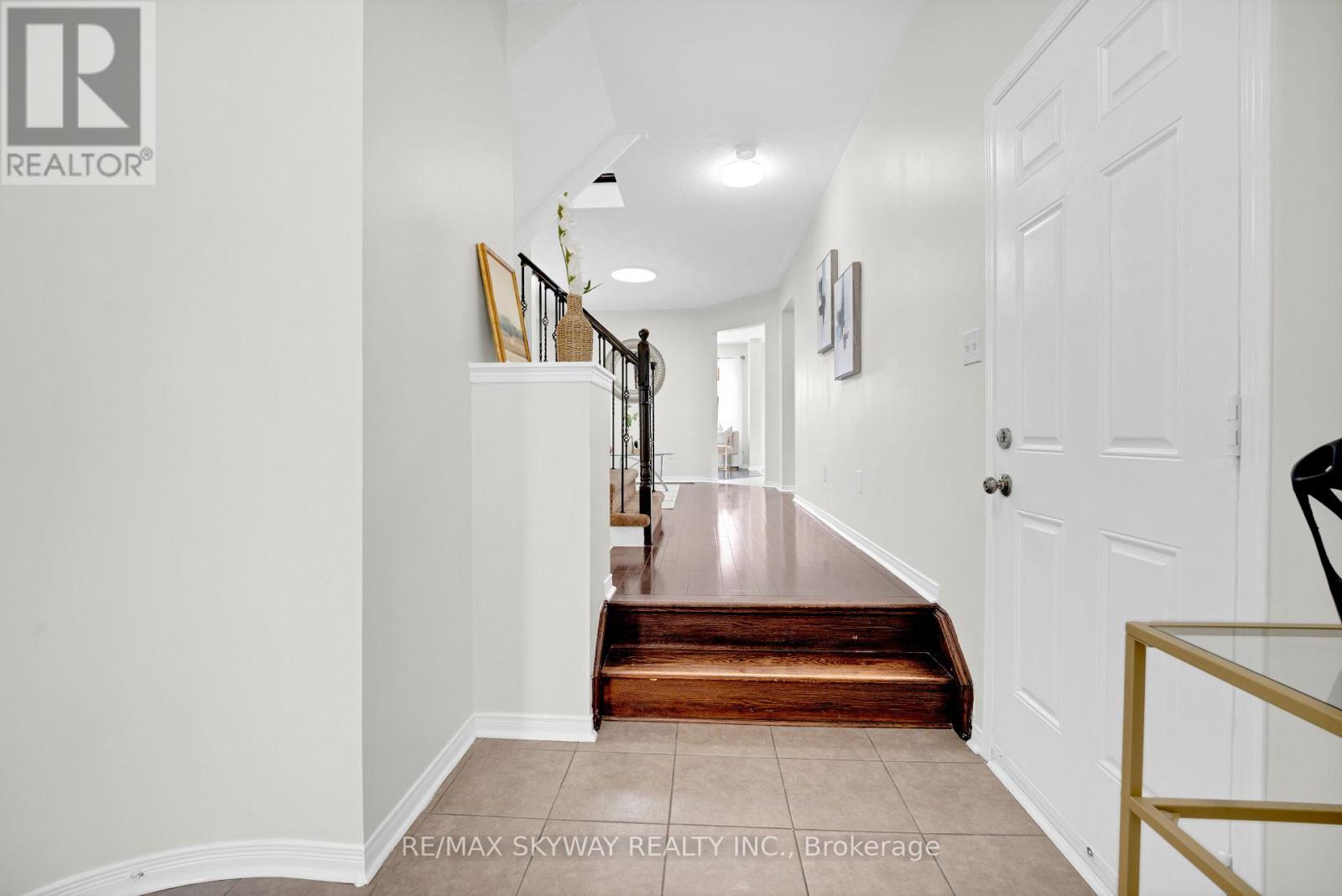 108 Bushmill Circle, Brampton, Ontario  L7A 0K6 - Photo 14 - W12819944