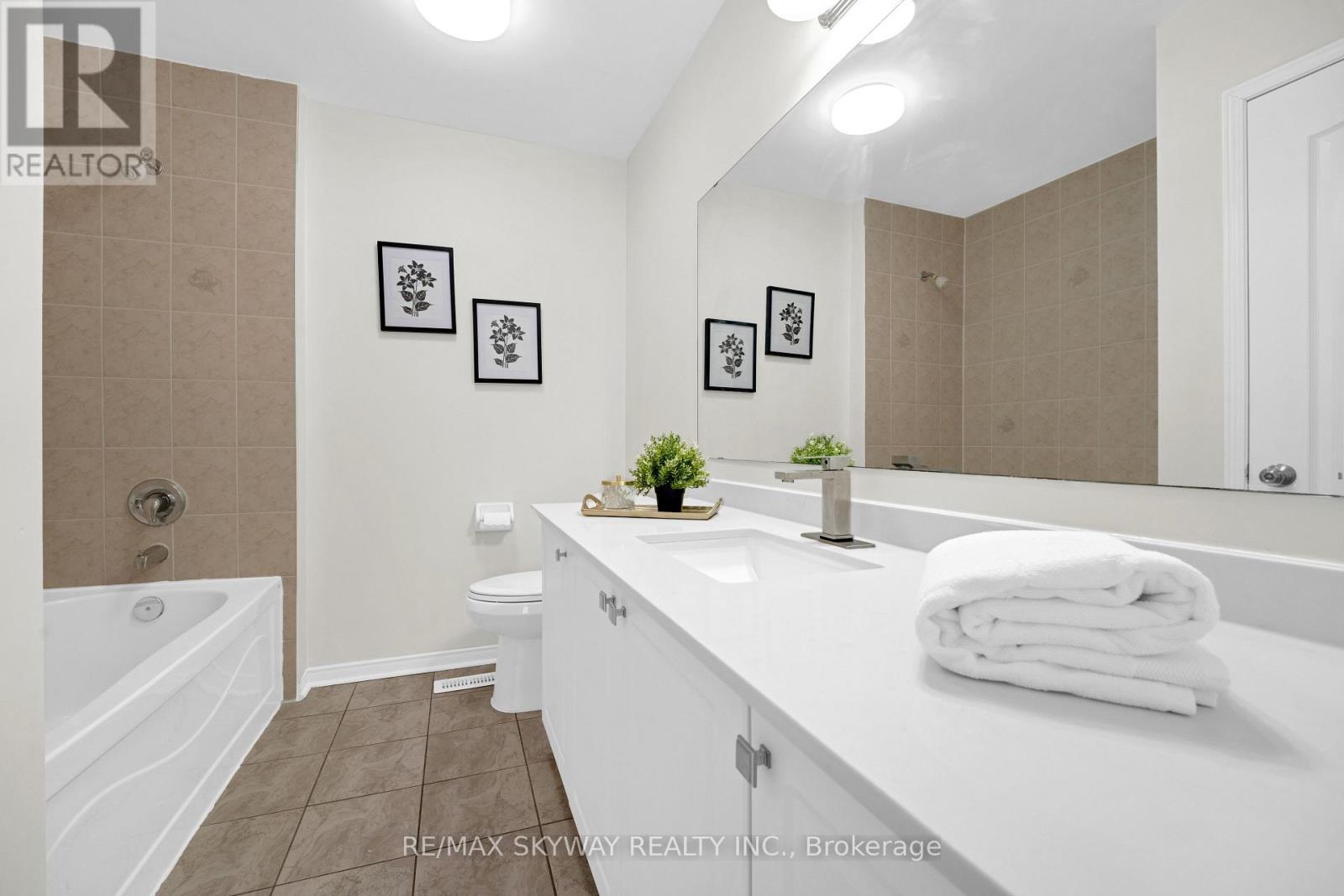 108 Bushmill Circle, Brampton, Ontario  L7A 0K6 - Photo 26 - W12819944