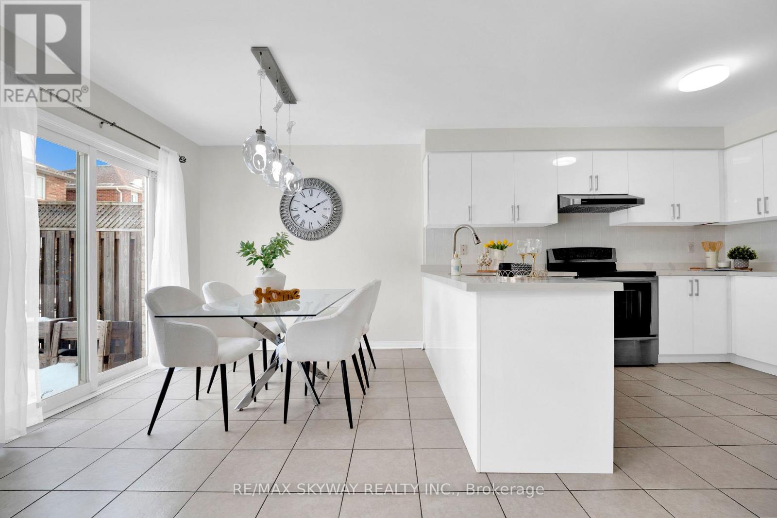 108 Bushmill Circle, Brampton, Ontario  L7A 0K6 - Photo 9 - W12819944