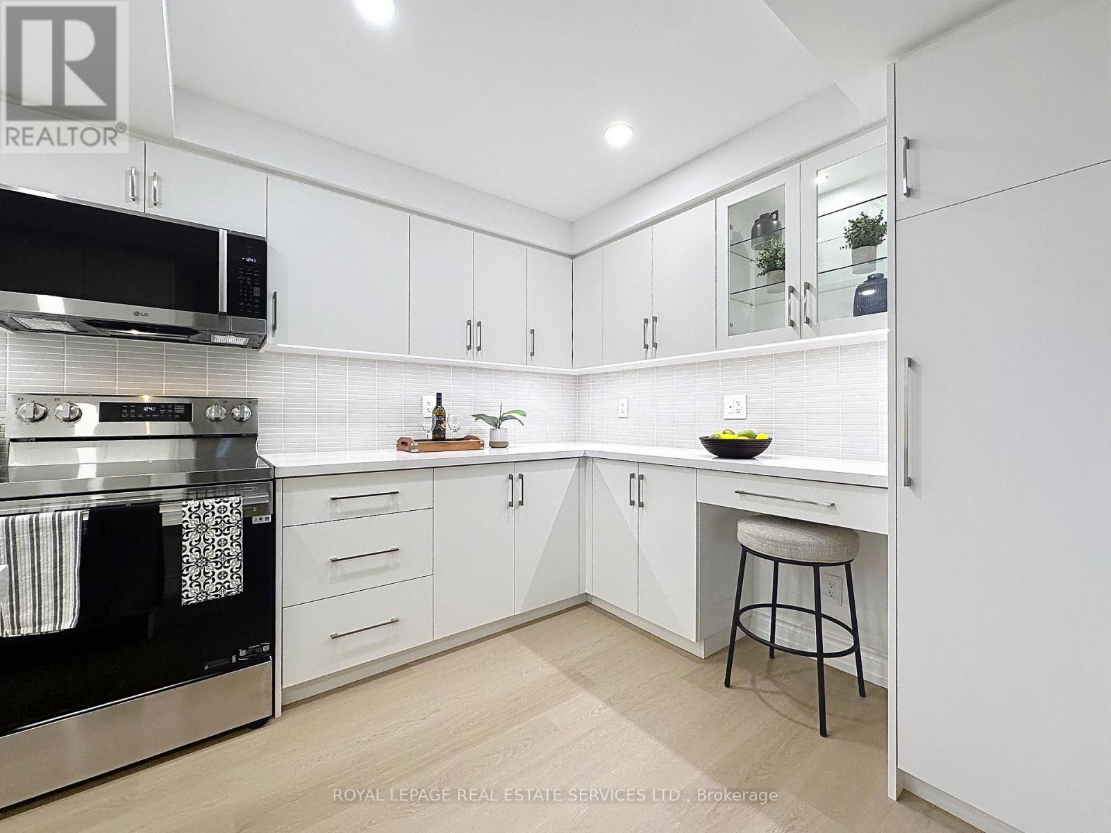 1008 - 95 La Rose Avenue, Toronto, Ontario M9P 3T2 - Photo 13 - W12819988