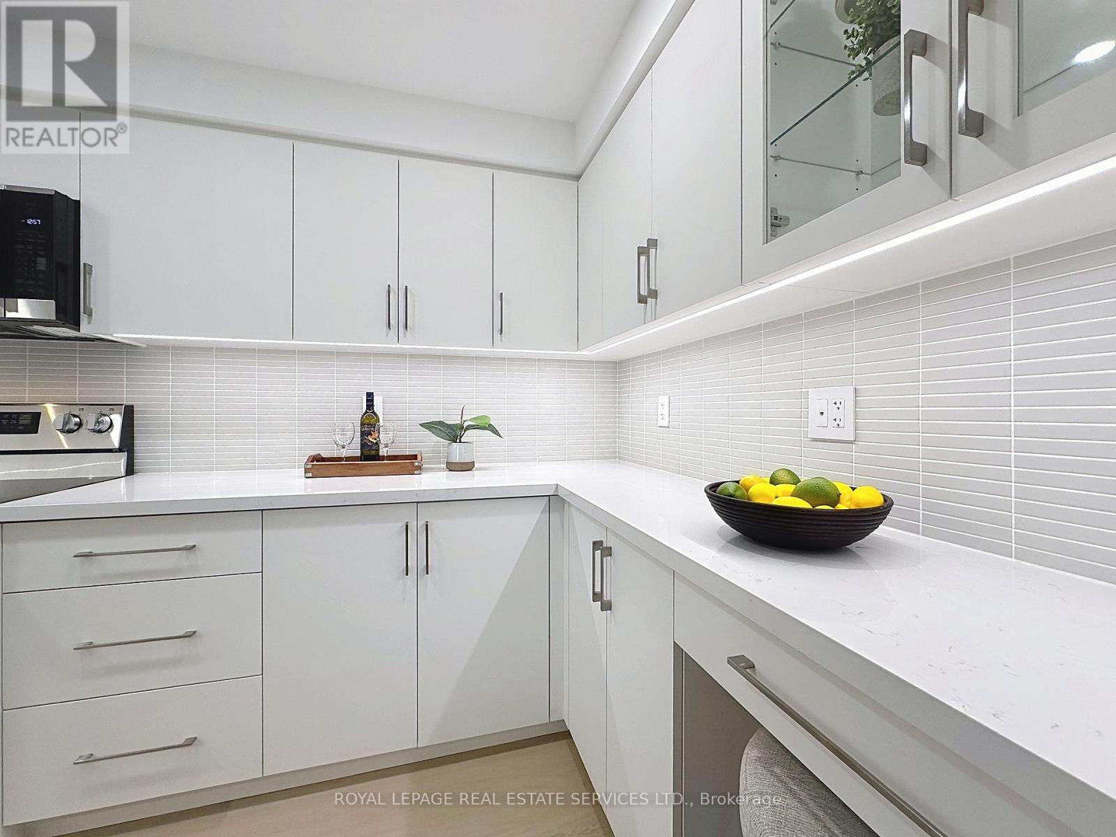 1008 - 95 La Rose Avenue, Toronto, Ontario M9P 3T2 - Photo 15 - W12819988