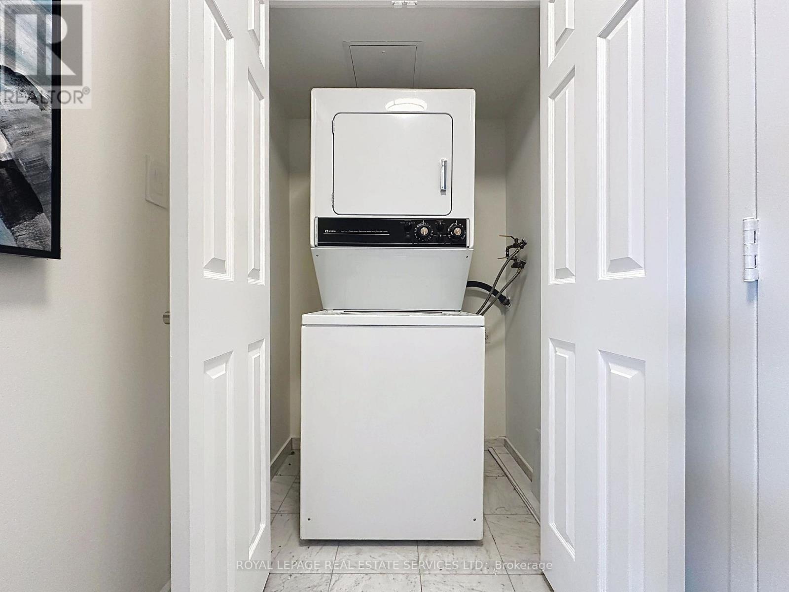 1008 - 95 La Rose Avenue, Toronto, Ontario M9P 3T2 - Photo 29 - W12819988